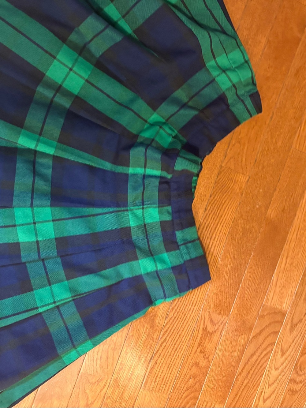 Aerie Green and Navy Plaid Junior  skirt  xl